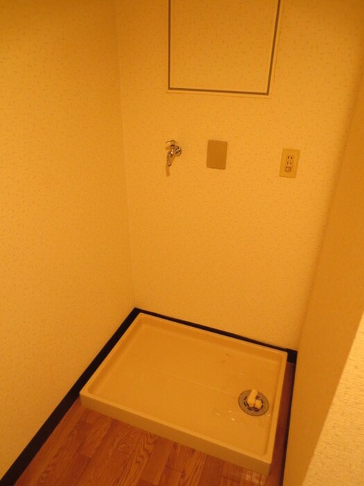 物件内観写真9　(洗濯機置場)