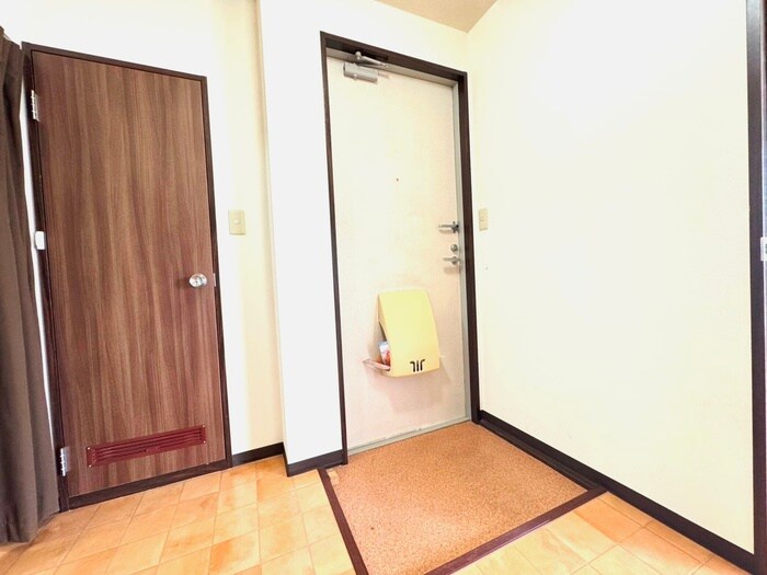 物件内観写真19　(玄関)