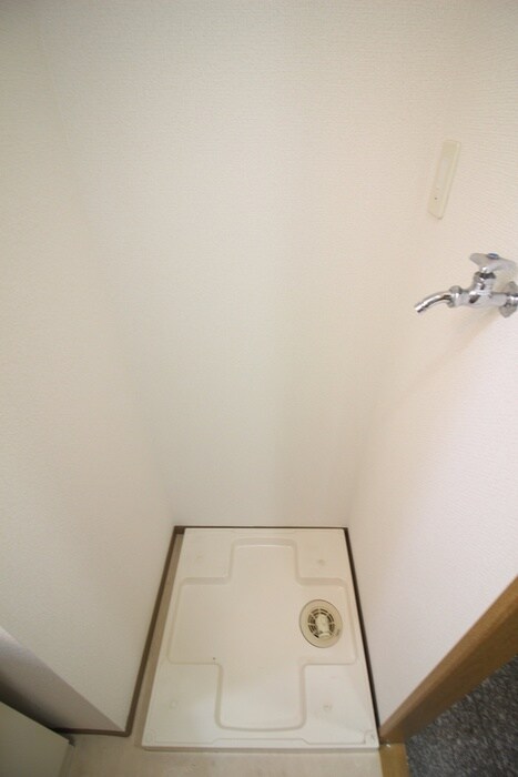 物件内観写真12　(洗濯機置場)