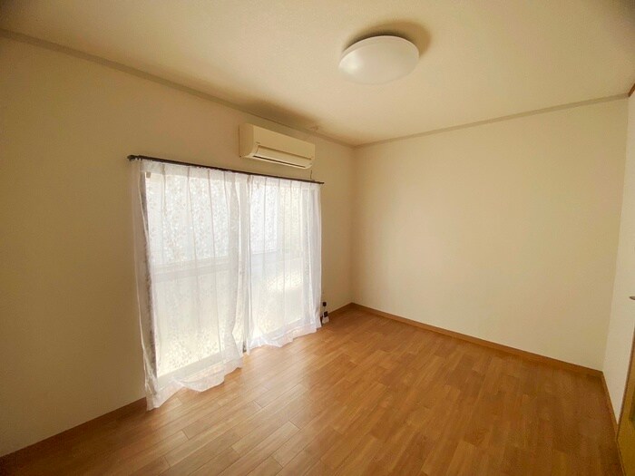 物件内観写真4　(居室)