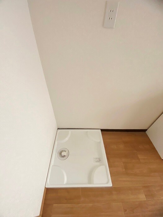 物件内観写真11　(洗濯機置場)