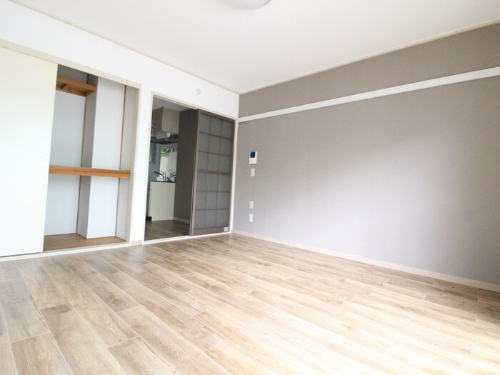 物件内観写真8　(居室)