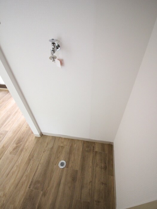 物件内観写真18　(洗濯機置場)