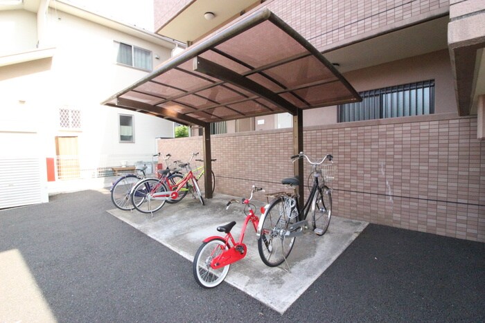 物件外観写真6　(駐輪場)
