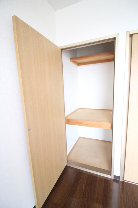 物件内観写真21　(収納)