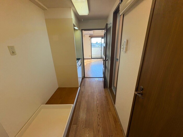 物件内観写真16　(廊下)