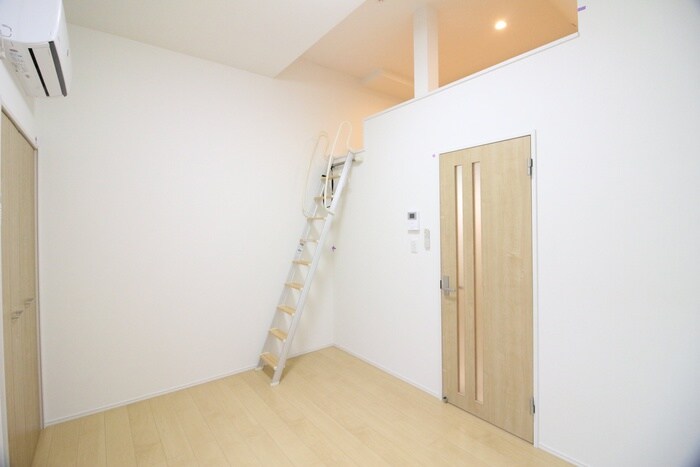 物件内観写真8　(居室)