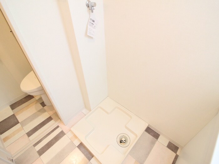 物件内観写真13　(洗濯機置場)