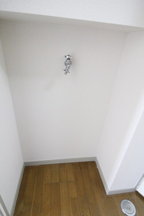 物件内観写真12　(洗濯機置場)