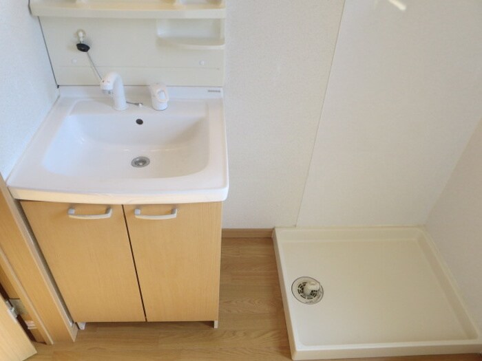 物件内観写真12　(洗濯機置場)