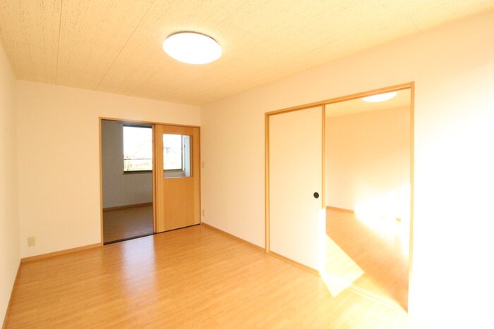物件内観写真8　(居室)