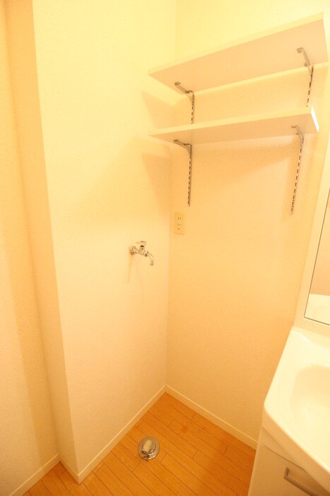 物件内観写真14　(洗濯機置場)