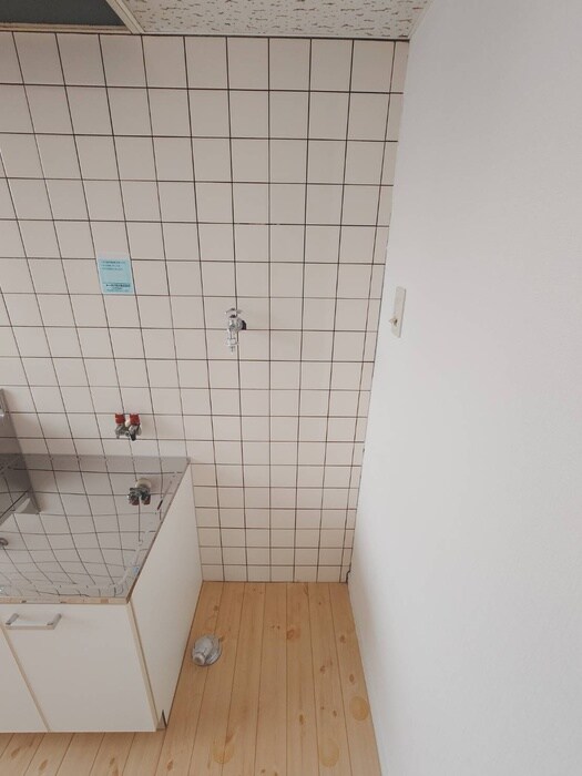 物件内観写真14　(洗濯機置場)