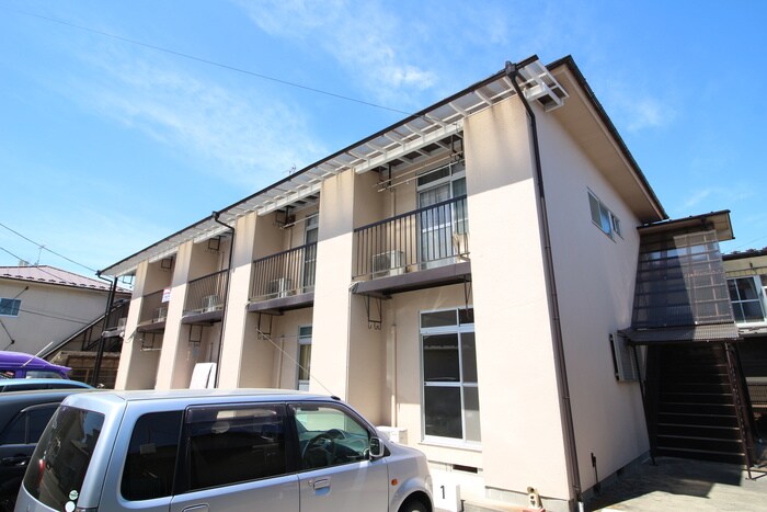 物件外観写真3　(エントランス部分)