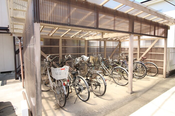 物件外観写真6　(駐輪場)
