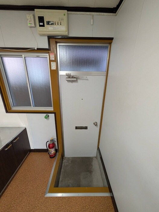 物件内観写真21　(玄関)