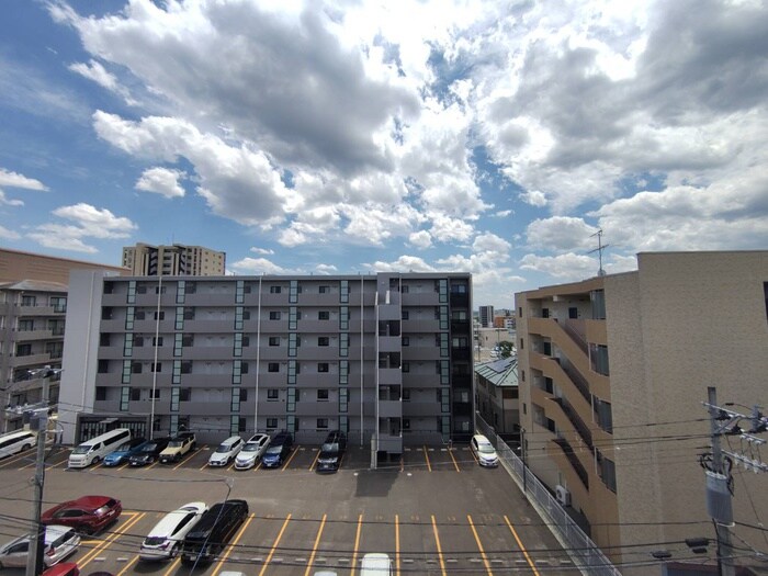 物件内観写真22　(室内からの展望)