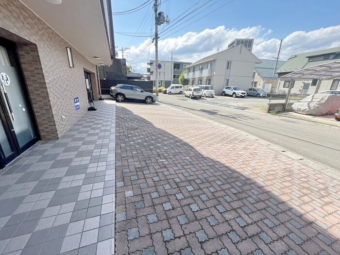 物件外観写真2　(駐車場)