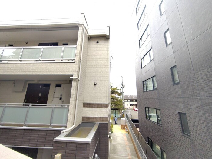 物件内観写真15　(室内からの展望)