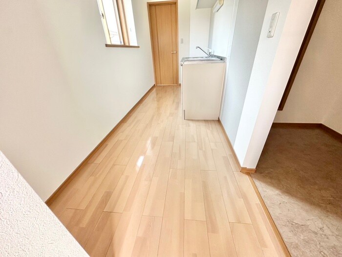 物件内観写真17　(廊下)