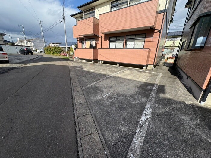 サンシャインＷ　Ａの駐車場