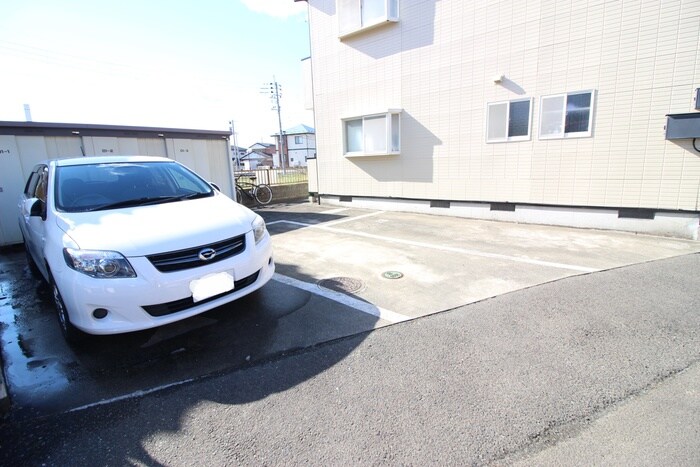 物件外観写真6　(駐車場)