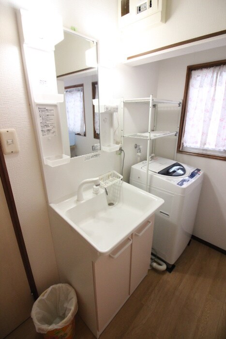 物件内観写真11　(洗面)