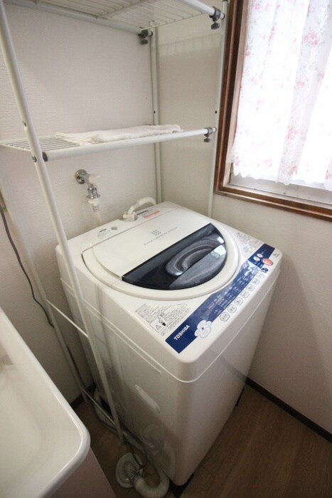 物件内観写真12　(洗濯機置場)