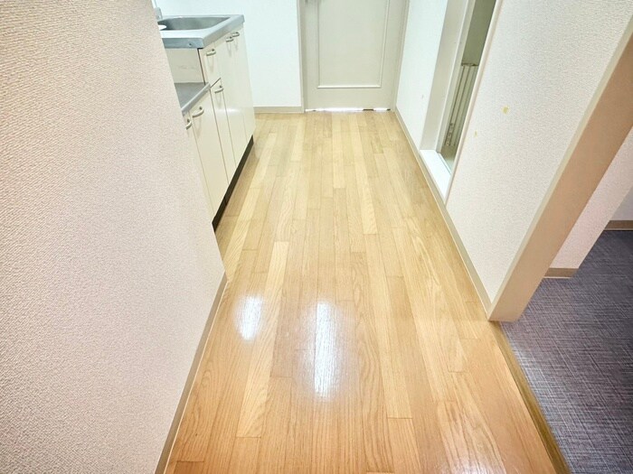 物件内観写真16　(廊下)