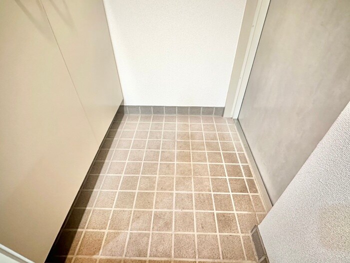 物件内観写真17　(玄関)