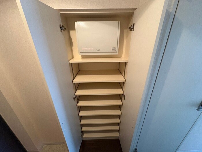 物件内観写真16　(靴箱)