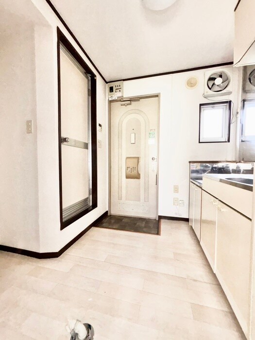 物件内観写真14　(廊下)