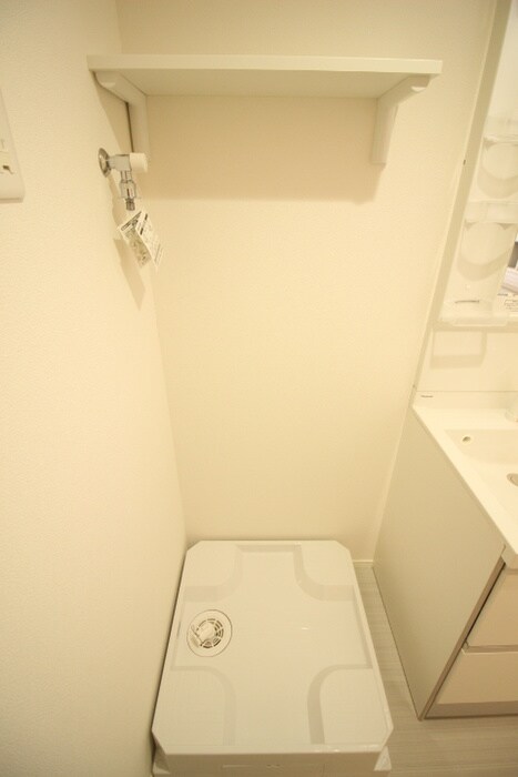 物件内観写真16　(洗濯機置場)