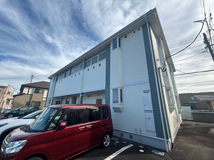 物件外観写真2　(エントランス部分)