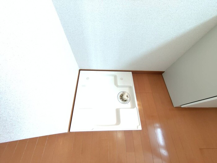 物件内観写真15　(洗濯機置場)