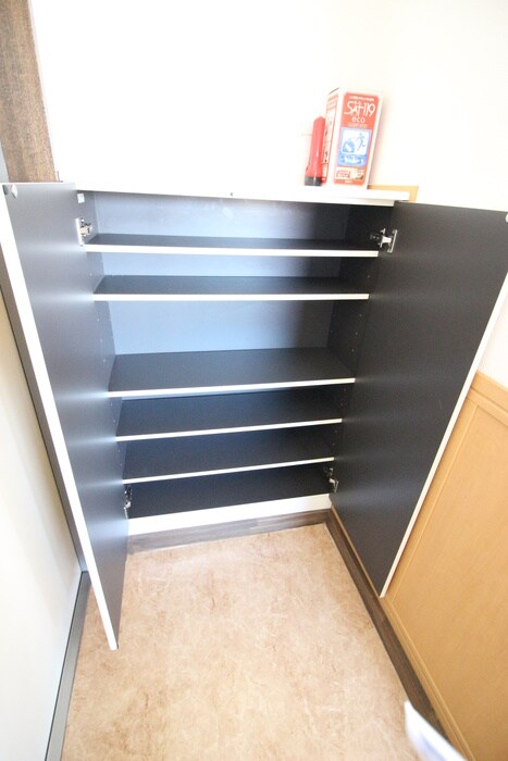 物件内観写真18　(靴箱)