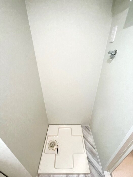 物件内観写真12　(洗濯機置場)