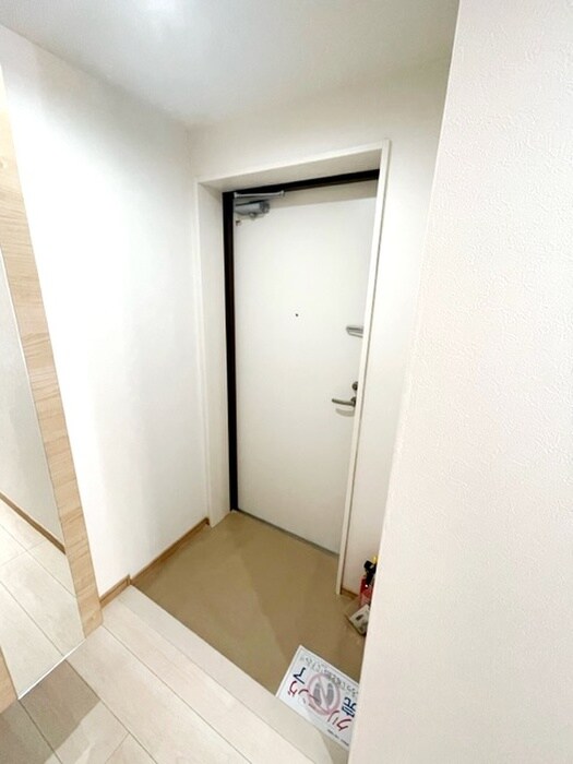 物件内観写真17　(玄関)