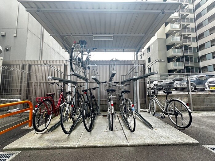 物件外観写真5　(駐輪場)