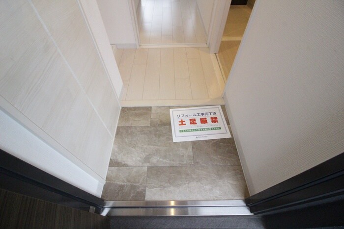 物件内観写真17　(玄関)