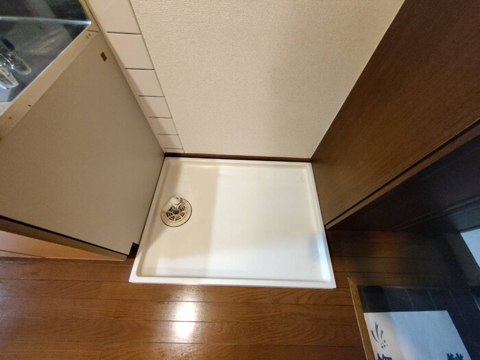 物件内観写真14　(洗濯機置場)