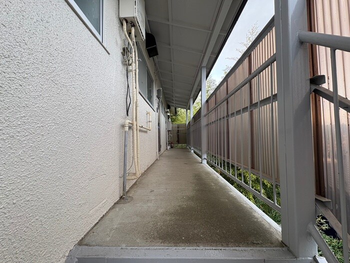 物件外観写真4　(エントランス部分)