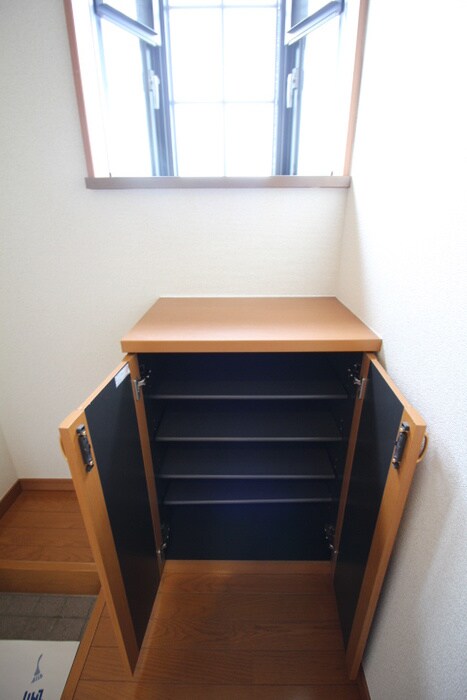 物件内観写真15　(靴箱)