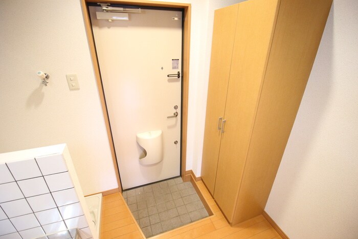 物件内観写真9　(玄関)