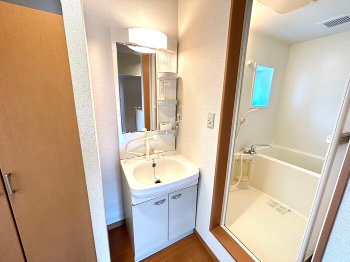 物件内観写真11　(洗面)