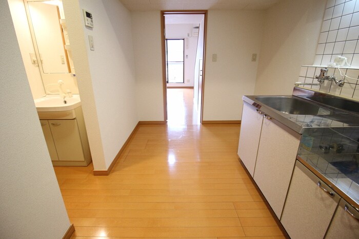 物件内観写真12　(廊下)