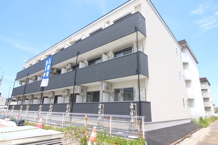 ソレイユパルクⅩⅢ番館外観写真