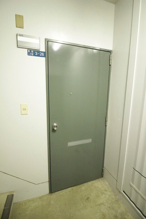 物件内観写真17　(玄関)