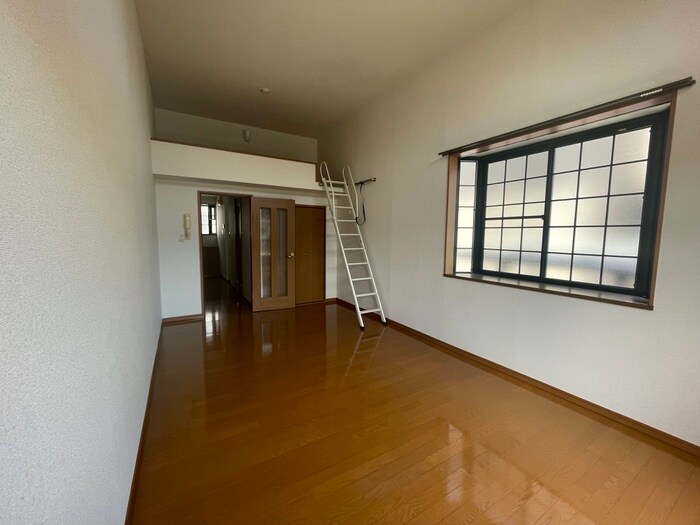 物件内観写真8　(居室)