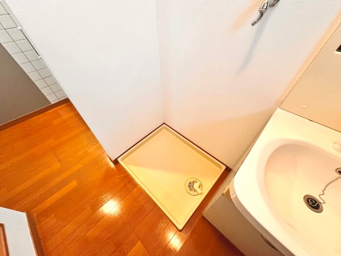 物件内観写真14　(洗濯機置場)